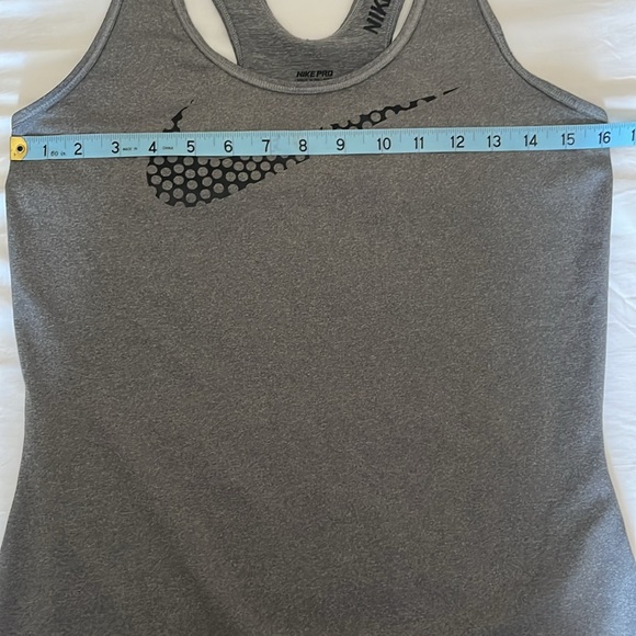 Nike Gray Fitted Sleeveless Tank Top - Picture 3 of 7